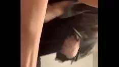 تشغيل المراهقون الأمريكيون ينظرون إلى الحمار والبزاز