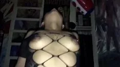 Jouer Femme mariée tatouée en train de se faire fourrer