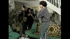 Afspelen Scheid 2 van: een slecht gehoornd misdaadsyndicaat met Tiziana Robert Redford aka. gina dopeny