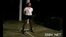تشغيل المرأة النبيلة تؤدي دورها في عصرها المليء بالمرح
