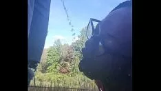 Afspelen Maak een roadtrip van een dag naar pis en zuig sashay bij ongewone reparaties van golfspellen