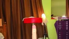 চালান লাল-গরম বড় গাধা cammissy ঘোড়ার পিঠে চড়ে তার dildo
