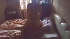 Riproduci Morocha acromatica entregando la dope