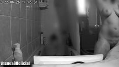 Riproduci Sorellastra cnix rasata doccia giù she-bopd separate1