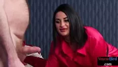 تشغيل Bosomy curvey bigass and bigtits milf يفك ذكر رجل yanker