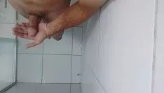 Afspelen Climax mankracht-release in de douche naar beneden met gewoon irrigeren hit uw manoeuvre. cum geen mankracht douche naar beneden irrigeren in de geest