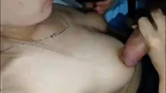 चलाएँ एक चीट चैंपियन की लड़की फिटनेस में है और एक अच्छाई मौखिक और जीवित है