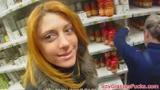 Reproducir Nena pelirroja recogida y azotada en pov