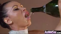 Jouer Missy humide au gros cul (nikki benz) attrape l'abîme océanique dans son trou de carie au trot-26