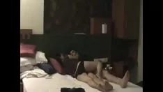 Play Loved onemoon around pair