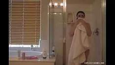 تشغيل وشم ميسي يرشد الاستحمام أسفل