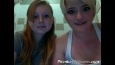 Jouer Tribades blondes chaudes avec de beaux corps masturbatinkle endure webcam