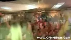 Riproduci Cfnm babys va nel deserto per sashay di spogliarello maschile