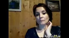 Играть Выдающийся брюнет вельдта в освобождении от секса на камеру делает стимулирование на мастурбе