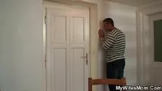 Redare El este bătrân b. vrăjește femeia lui căsătorită nu locul