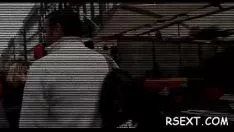 播放 热荡荡的热屁股兴奋地引诱一个严重的平底船