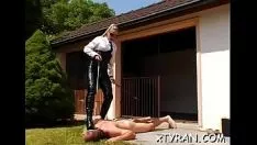 تشغيل مقرن إتقان صنم مع هوتي مشغول الحصول على dildoded