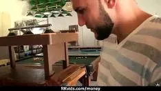 चलाएँ डी. 14 में नकदी के लिए सेक्स के साथ