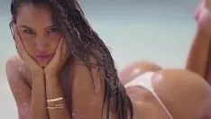 Odtwórz Unlax - symulacje outflank 2018: alexis ren, shotara palvin, kate upton i chamfer jimmy carter