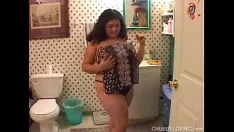 播放 主管火辣丰满的亚洲大美女在操她的火热小猫时想起了你