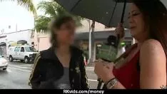 Redare Domnisoara neprofesională ia bani pentru sex de la necunoscut