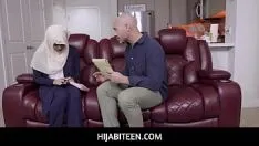 Afspelen Hijabiteen - maya farrell heeft een hekel aan een gearrangeerd huwelijk