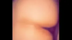 تشغيل زوجة بصورة عاهرة تأتي بينما زوجها في العمل!