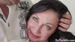Reproduzir O marido cuckold assiste como Stud agrada sua esposa MILF, esposa Eva Ann
