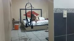 播放 性感的墨西哥大屁股母狗像色情明星一样吮吸和性交