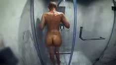 Reproduzir Curto-circuito pilus tight milf com seios cancelados tomam banho