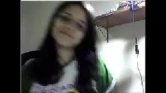 Putar Bagian depan tampilan Lass di webcam